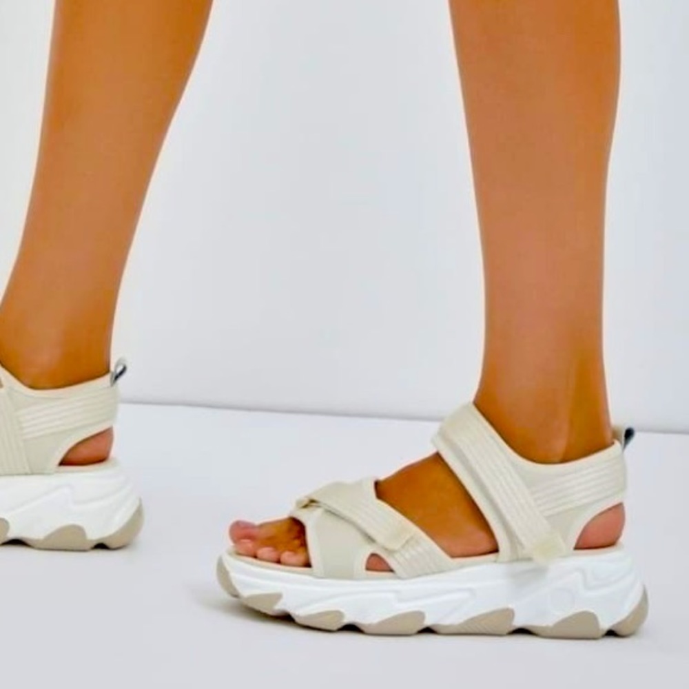 Platform wedge mules / White platform sandals